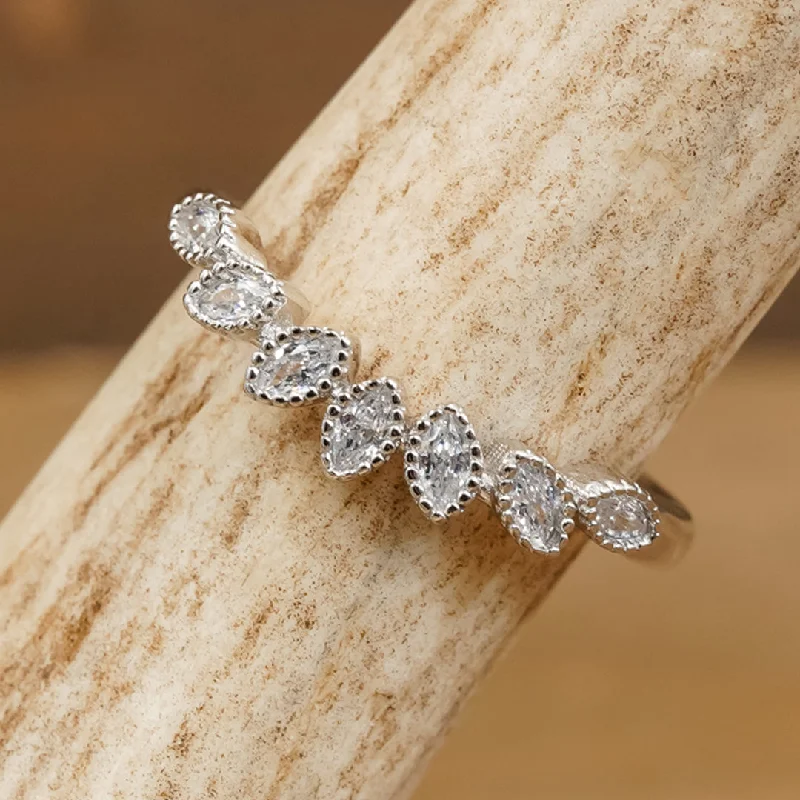 Interlocking Band Women's Rings in White Gold for a Modern DesignThe Crown