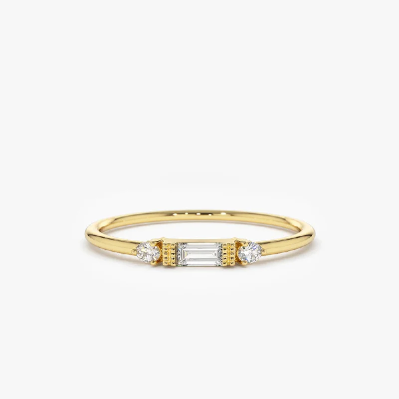 Halo - Style Women's Diamond Rings with a Center Diamond Surrounded by Smaller Diamonds in 18K Gold14k Gold Baguette and Round Diamond Ring