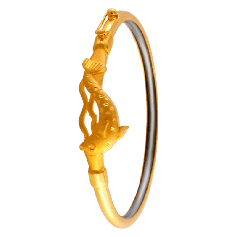 Princess - Cut Women's Diamond Rings in White Gold with a High - Clarity Diamond for a Modern Look22KT Yellow Gold Loha Bangle For Women