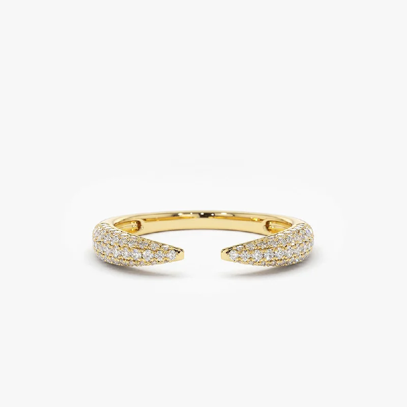 Pear - Shaped Women's Diamond Rings in Yellow Gold with a Single - Diamond Pendant Look14k Diamond Claw Ring