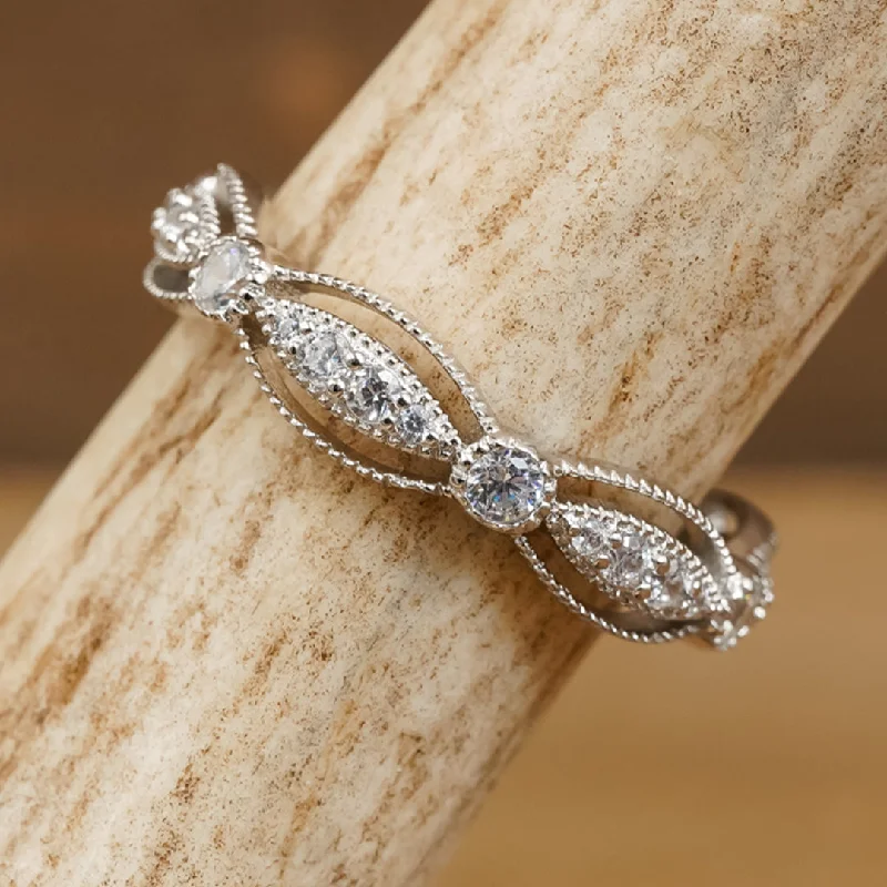 Interlocking Band Women's Rings in White Gold for a Modern DesignThe Escalante