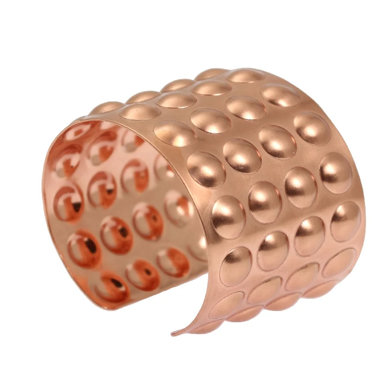 Water - Resistant Women's Cuff Bracelets in Silicone for Sports and Outdoor ActivitiesBrushed Copper Bubble Wrap Cuff Bracelet