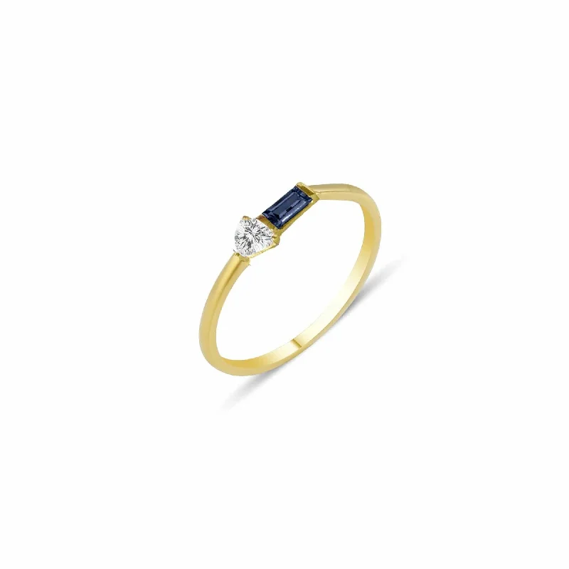 Lapis Lazuli Gemstone Rings in Sterling Silver with a Star - Shaped Setting for a Celestial - Inspired PieceEline 18K Gold Ring w. Sapphires