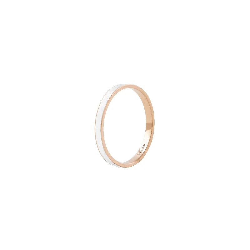 Men's Tungsten Carbide Wedding Bands with a Matte Finish and Grooved Details for a Modern and Durable OptionUnisex I 18K Rosegold Ring w. White Lacquer