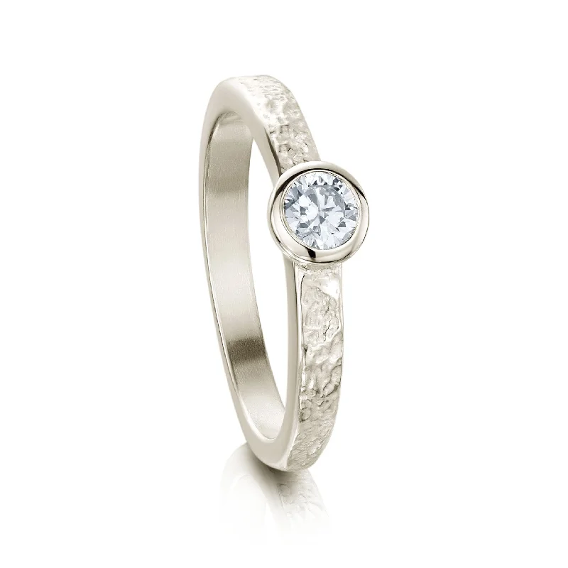 Pear - Shaped Engagement Rings in Yellow Gold with a Diamond - Encrusted BandMatrix 0.25ct Diamond Ring in 18ct White Gold